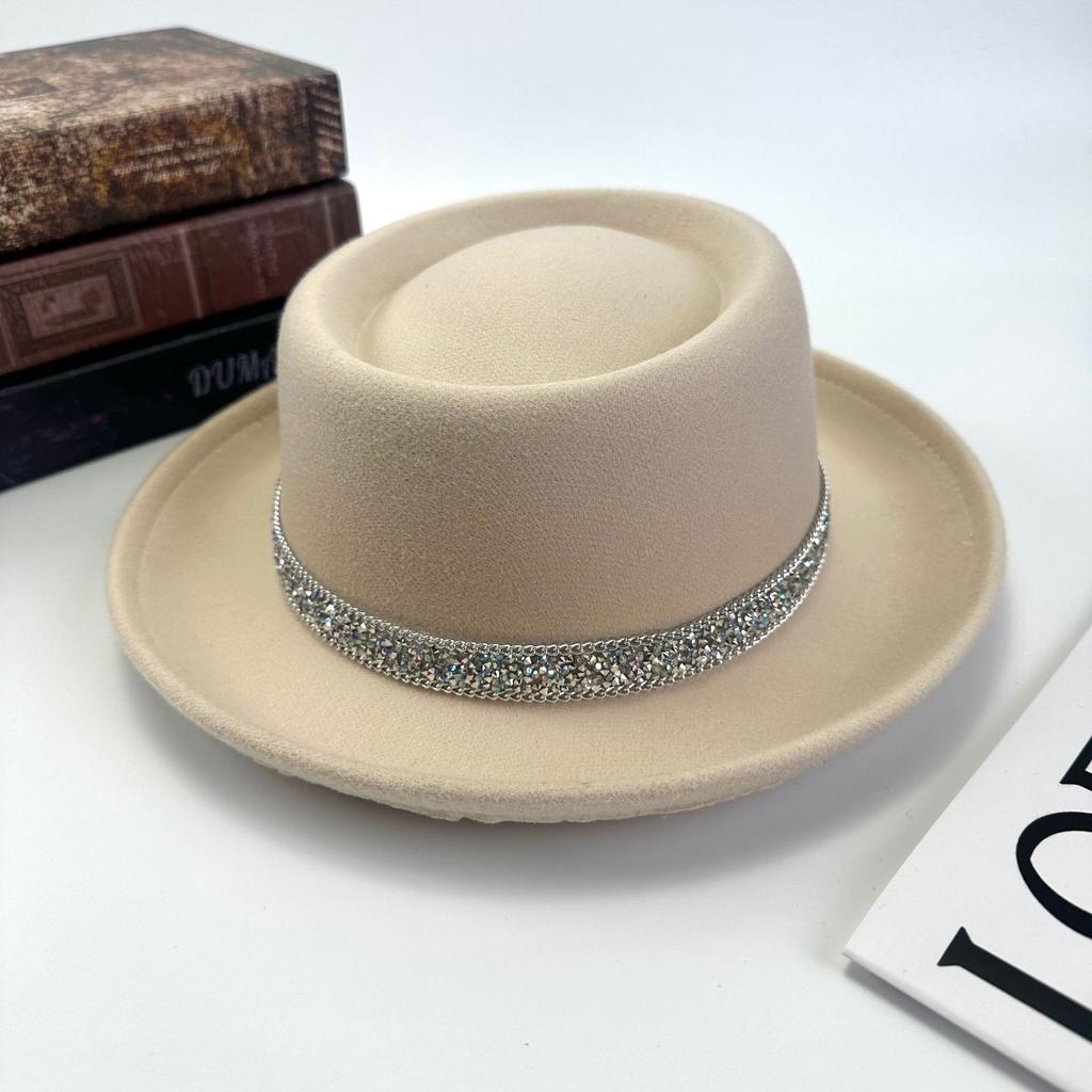 New 2025 Four Seasons Top Hat Diamond Felt Hat Rolled Edge Flat Top Fashion Versatile Sunscreen Women And Men