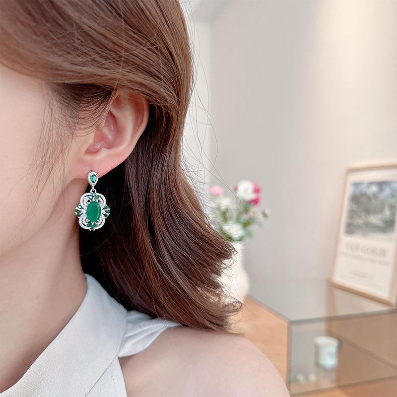 Women's Light Luxury Design Elegant Inlaid Zircon Pendant Earrings Fashionable And Versatile Niche Design Earrings