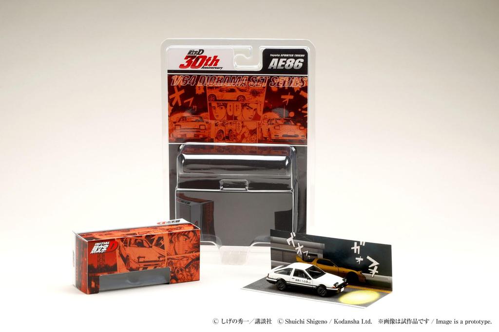 HobbyJAPAN Initial D 30. výročí Blistrové balení Dioráma Set Série 164 Toyota SPRINTER TRUENO (AE86)  Initial D Takumi Fujiwara VS Keisuke
