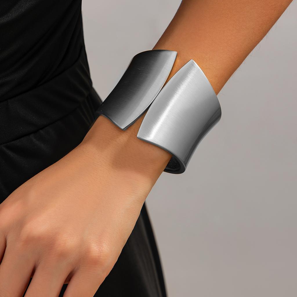 Ingemark 6 Styles Tendance Punk Asymétrique Lisse Bracelets à Ressort Mode Féminine Déclaration Large Manchette Bracelet Steampunk Bijoux Hommes
