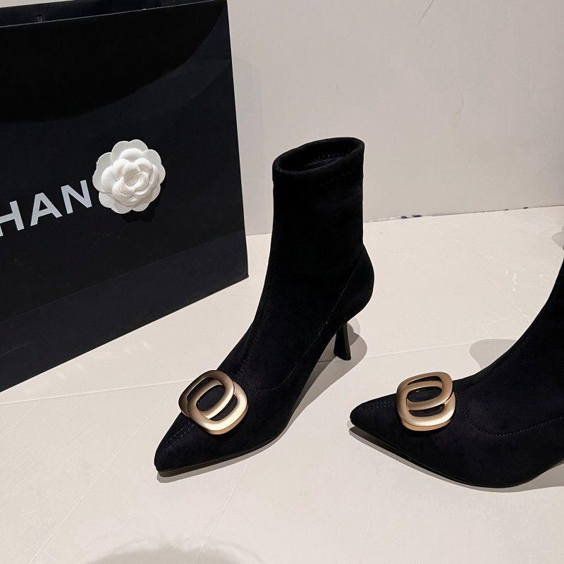 2025 Men's Knitted Stretch Stiletto Boots with Metal Buckle, Slim Fit & Versatile for Autumn/Winter.