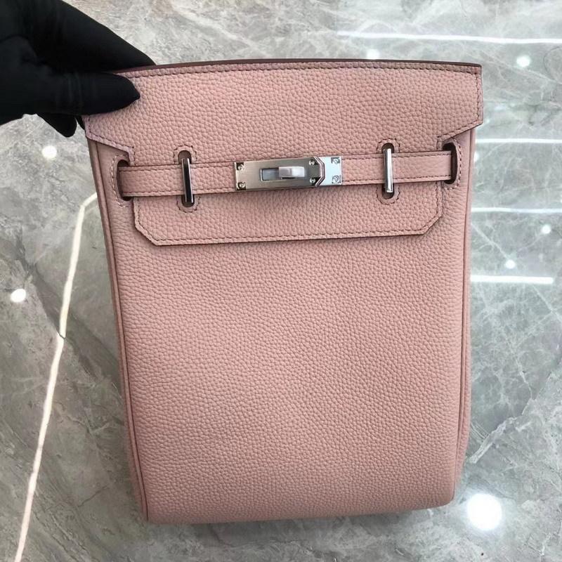 2026 Neues TOGO-Leder geschlechtsneutral gleicher Stil, Rindsleder erste Schicht rundes Schlossloch Brusttasche, einzelne Schulter Kelly-Leder Rucksack