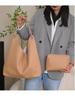 Women's 2025 Retro Large Capacity Woven Shoulder Tote Bag - New Fashion, Commute Style.