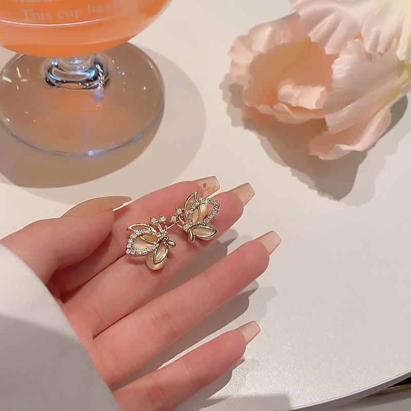 

Серьги-бабочки из серебра 925 пробы с кошачьим глазом — модные, элегантные и шикарные