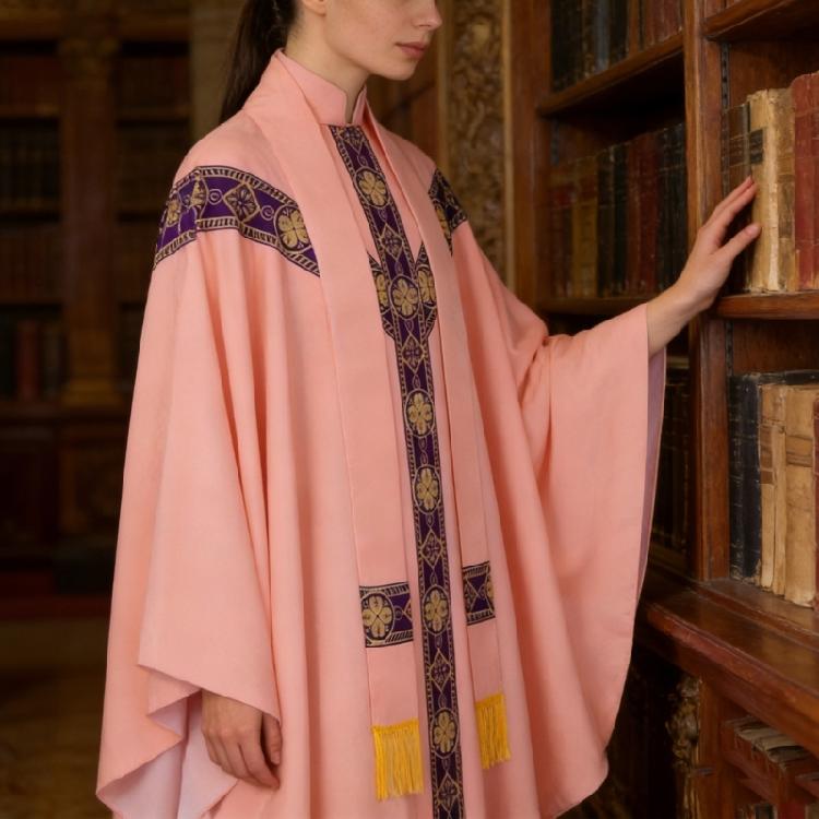 Church Pastor Celebrant Chasuble Priest Robe Gown Church Mass Vestment Robe with Stole and Crosses Necklace for Women Men