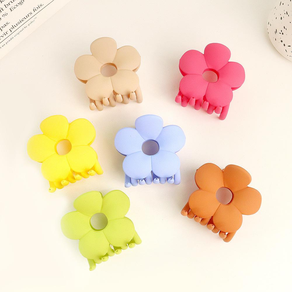 Fashion Flower Hair Claws for Women Hair Clips Crab Clamps Frosted Ponytail Shark Clip Headdress Hair Accessories