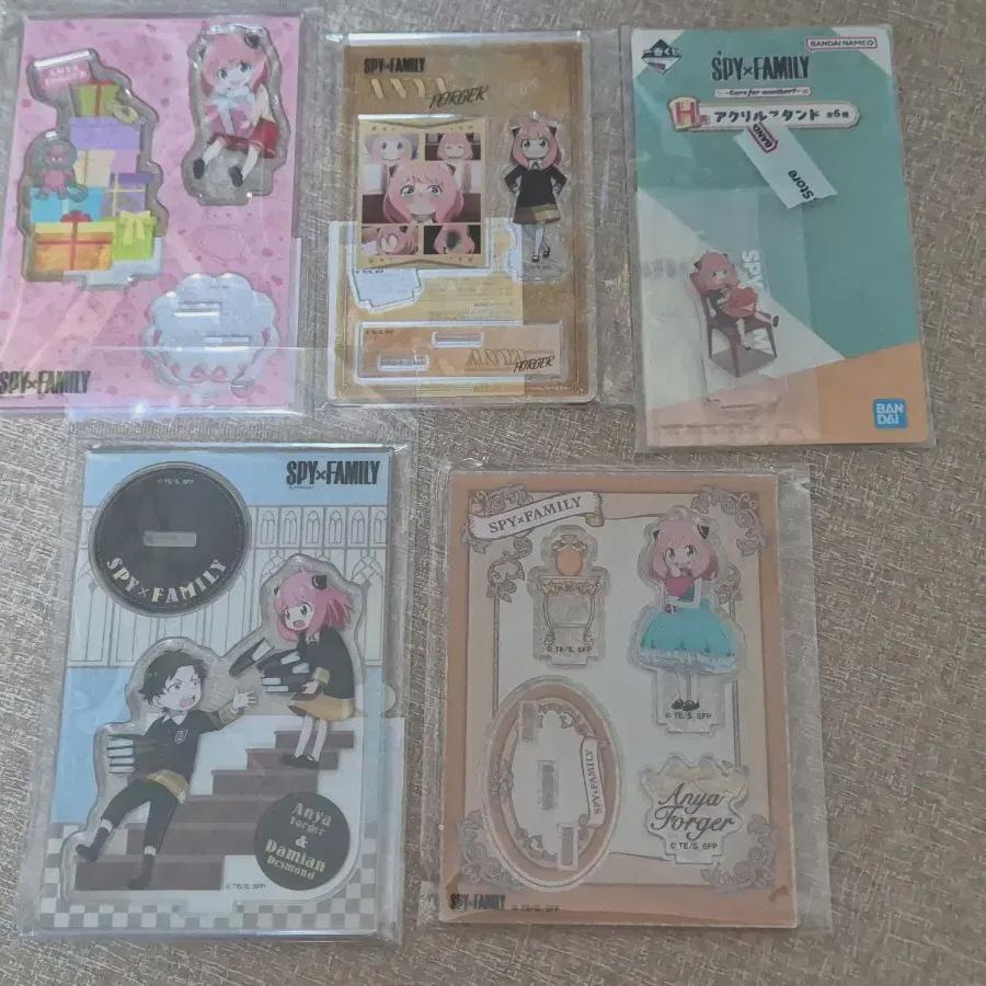 

Семья шпиона, Не акрил, Оптовая продажа