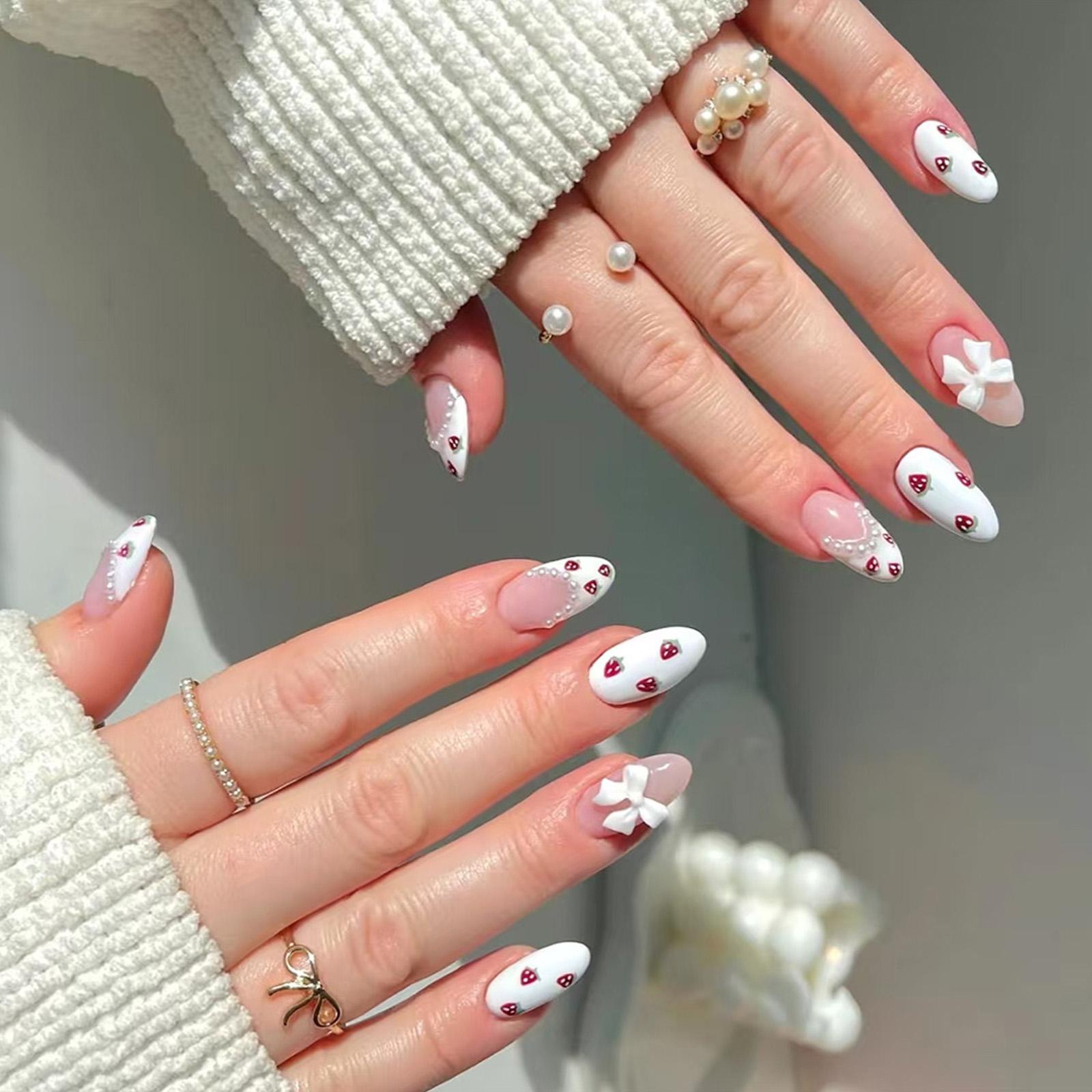 

24 штуки коротких миндалевидных накладных ногтей с 3D бантиками и клубничным узором во французском стиле, наклейки для женщин