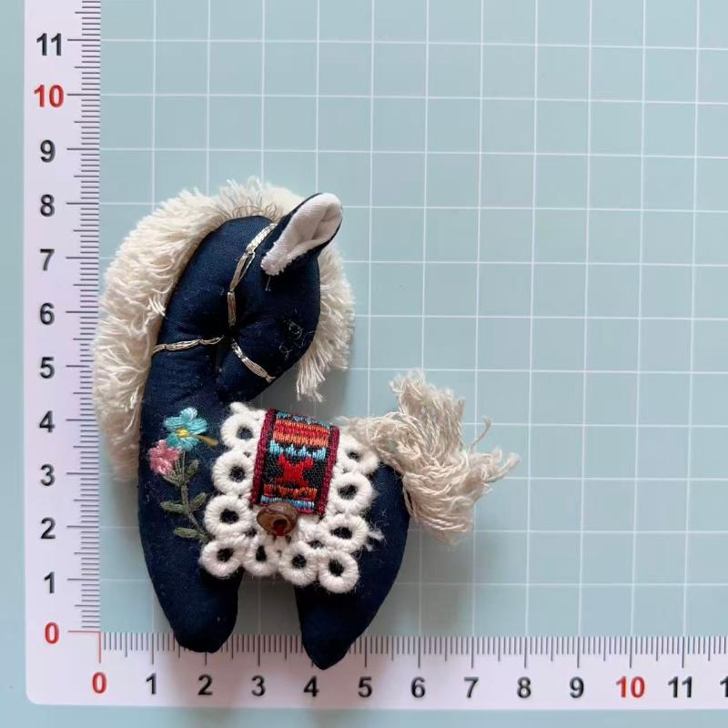 Handgemaakte Stof Pony Met Borduur Broche Pin Cartoon Dames Kleding Sieraden Accessoires Paard Corsage