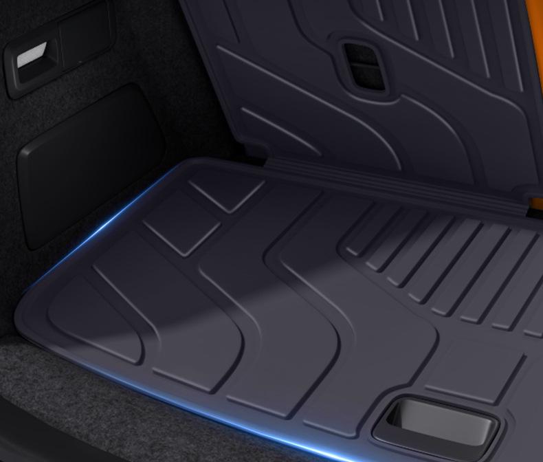 Ideal i8 TPE25 One-Piece Trunk Mat: Premium Interior Modification