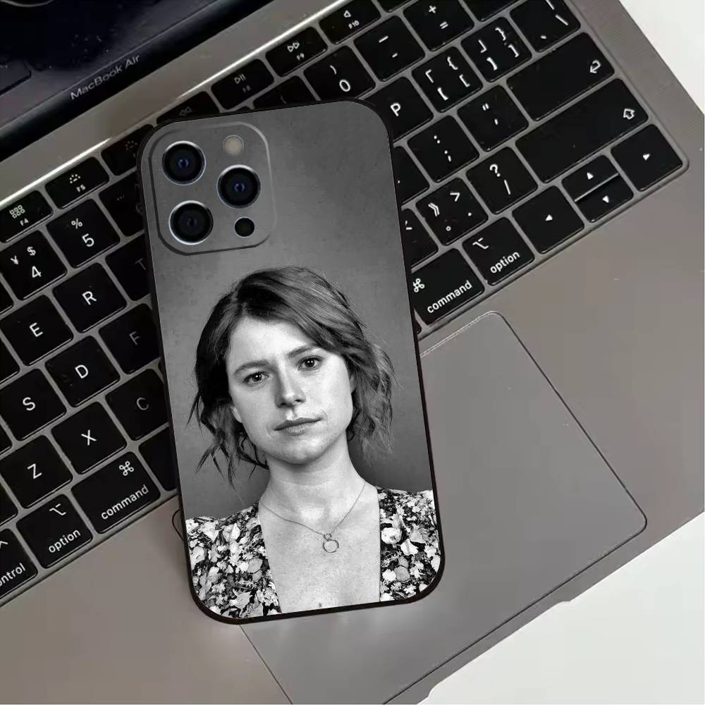 Jessie Buckley Phone Case For iPhone 17,16,15,14,13,12,11 Plus,Pro Max,XS,Soft Silicone Black Cover