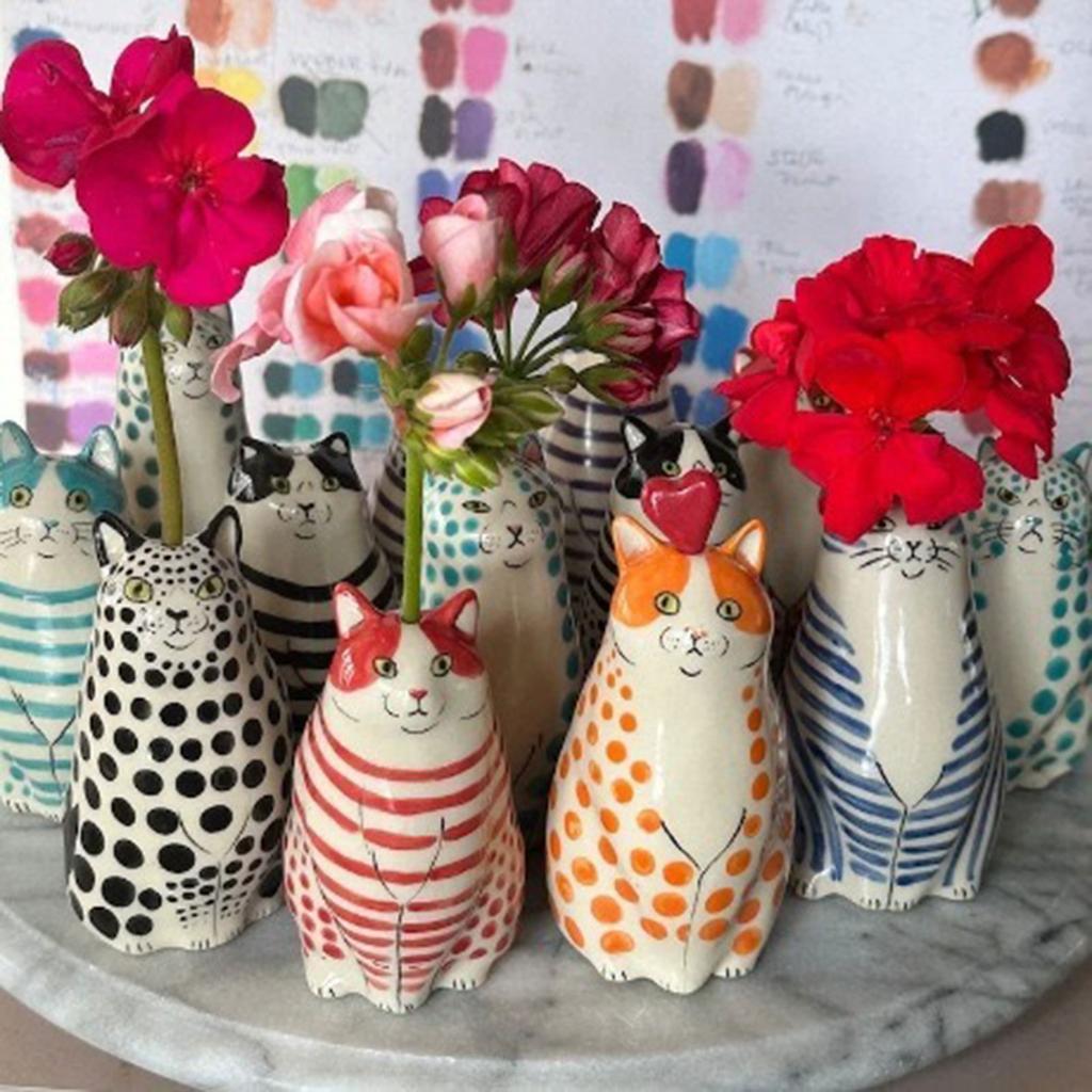 Unique Cat Decoration Charming Hand-made Resin Figurine Small Ornament For Home Bedroom