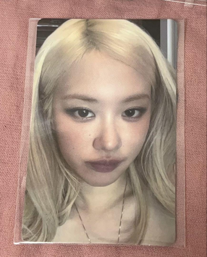 

[USED] BLACKPINK Rosé Rosie Online Pop-Up Exclusive Trading Card