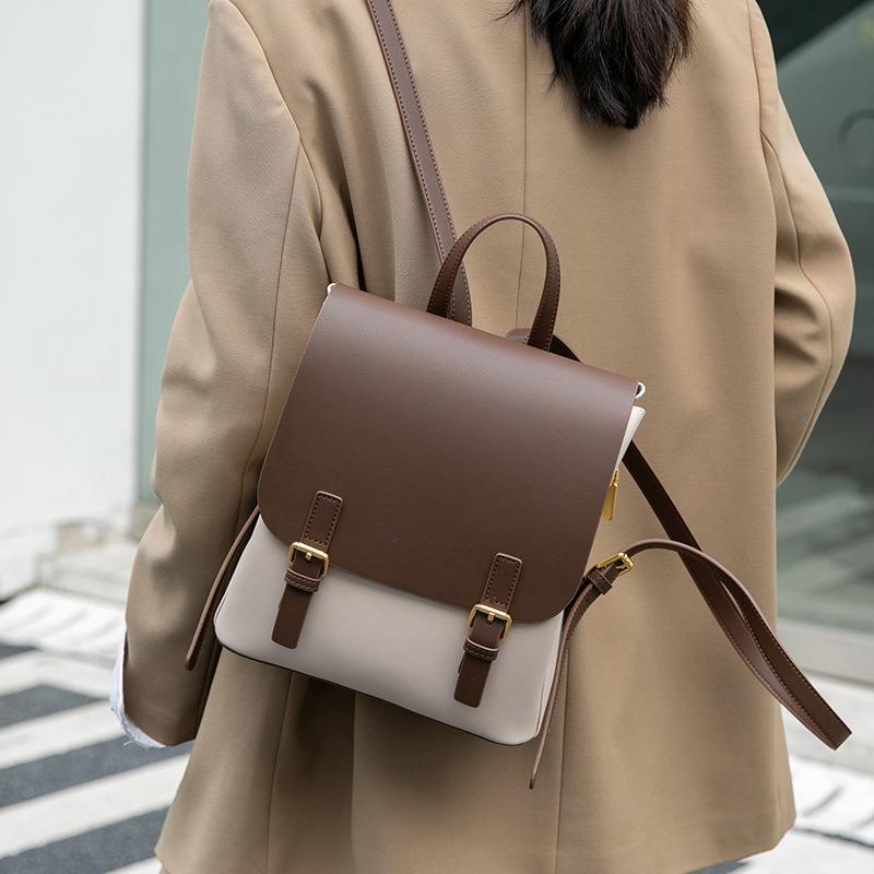 Leather high-end commuting large-capacity women's shoulder backpack, casual style and light girls backpack.