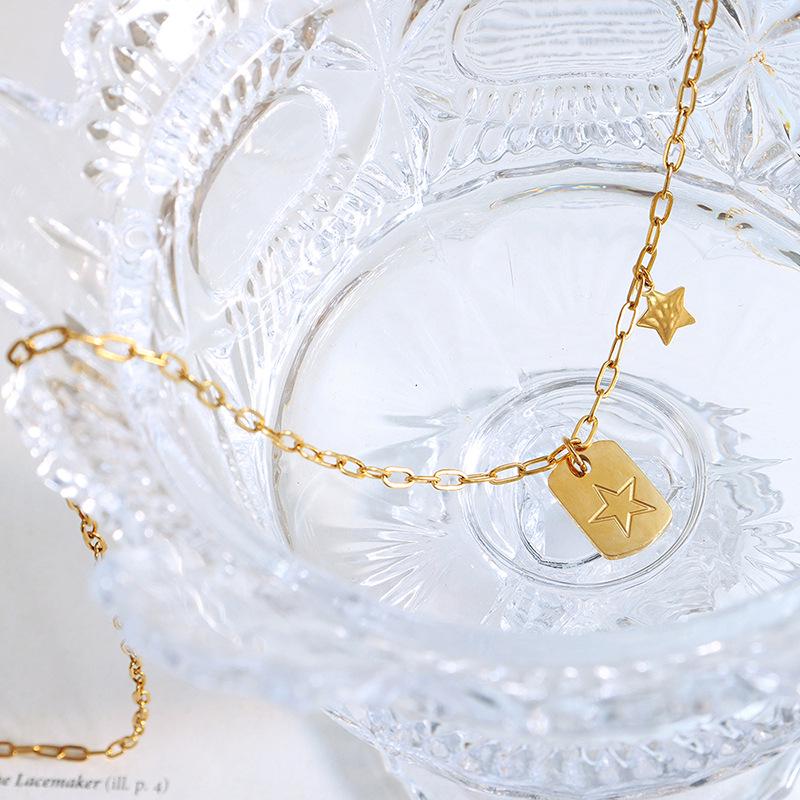 European & American Style Five-Pointed Star Pendant Hoodie Necklace – Women's Titanium Steel Clavicle Chain