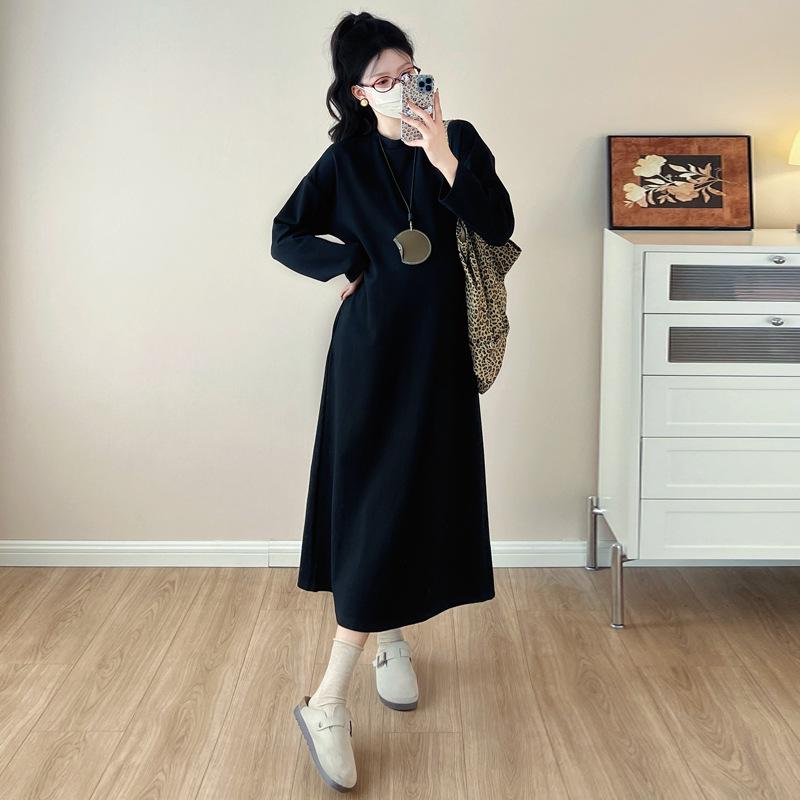 

Spring Collection: Plus Size Maternity Knit Sweatshirt & Base Layer Skirt Set XL