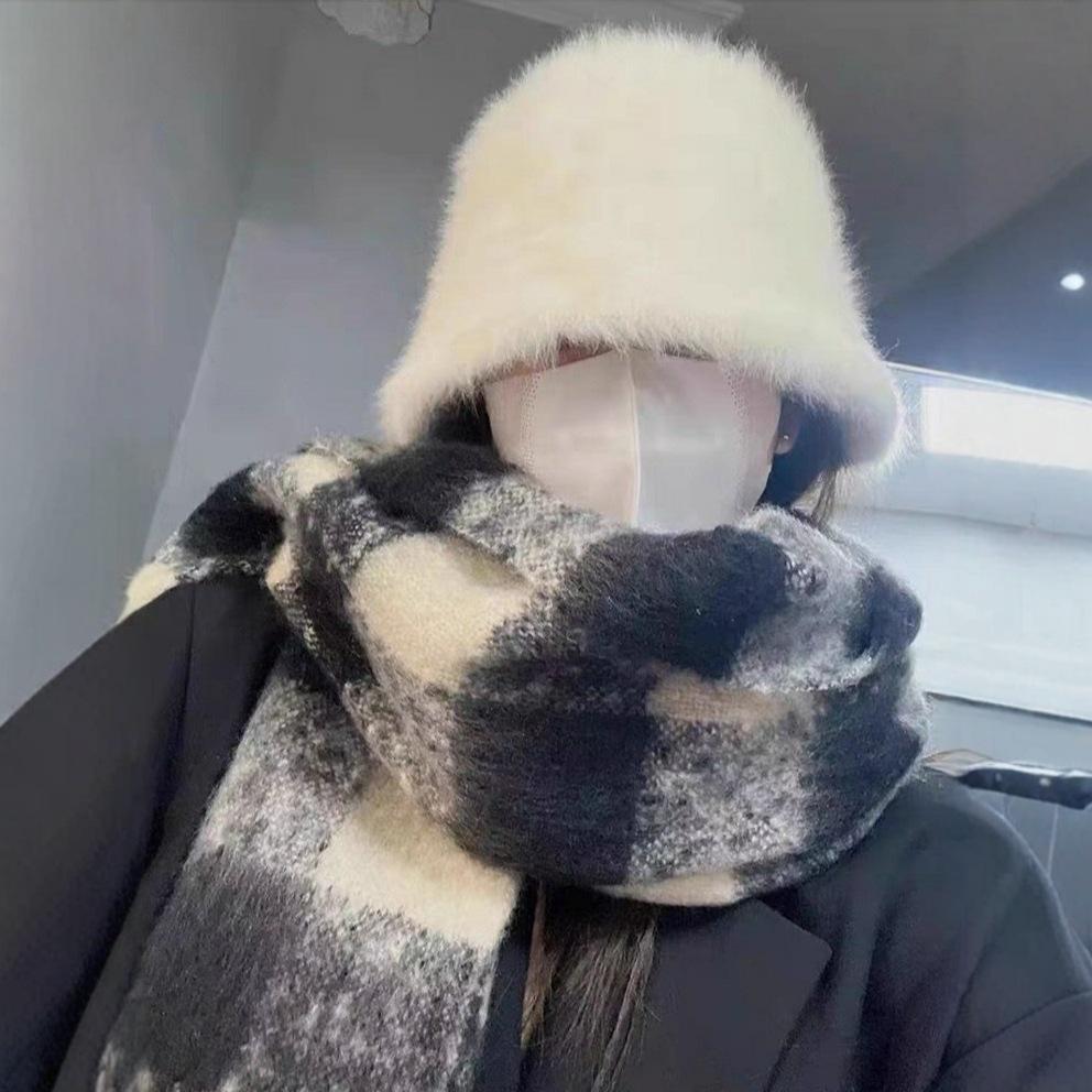 New Korean atmosphere plaid scarf women's winter Korean version thickened student versatile warm cute scarf