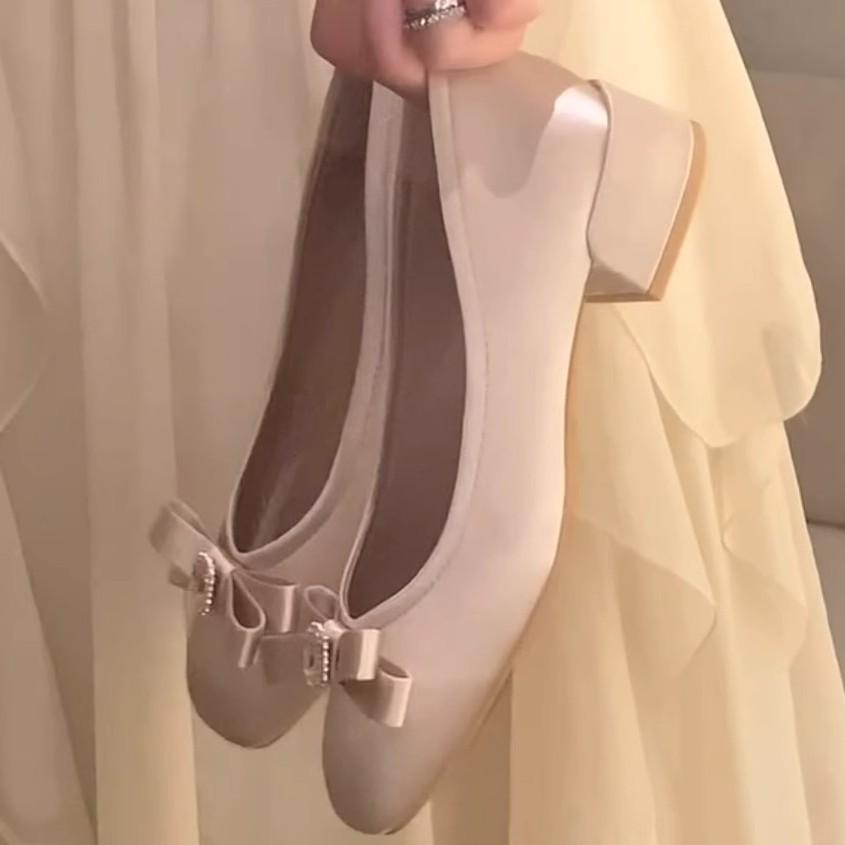 

2025 лето новый сказочный ветер нежный бант низкий каблук универсальные не устают ноги женская обувь одинарная обувь 34