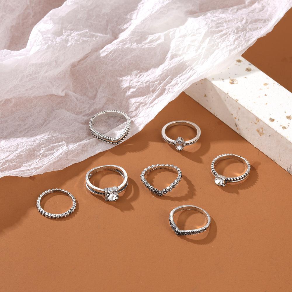 Ring Set, Personalized Retro V-Shaped Flower Point Diamond 7-Piece Set Ring.