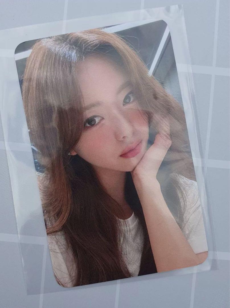 

[USED] ITZY GOLD mcd sanok pre-recorded Yuna trading card