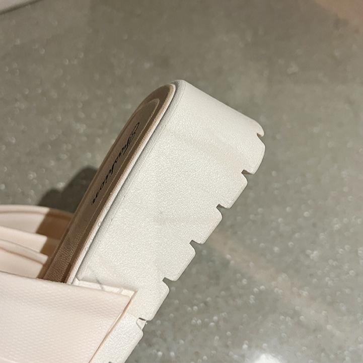 Summer High-heeled Cool Slippers for Women Fashionable Thick Soled Flat Drag Home Anti Slip Simple Gold Buckle