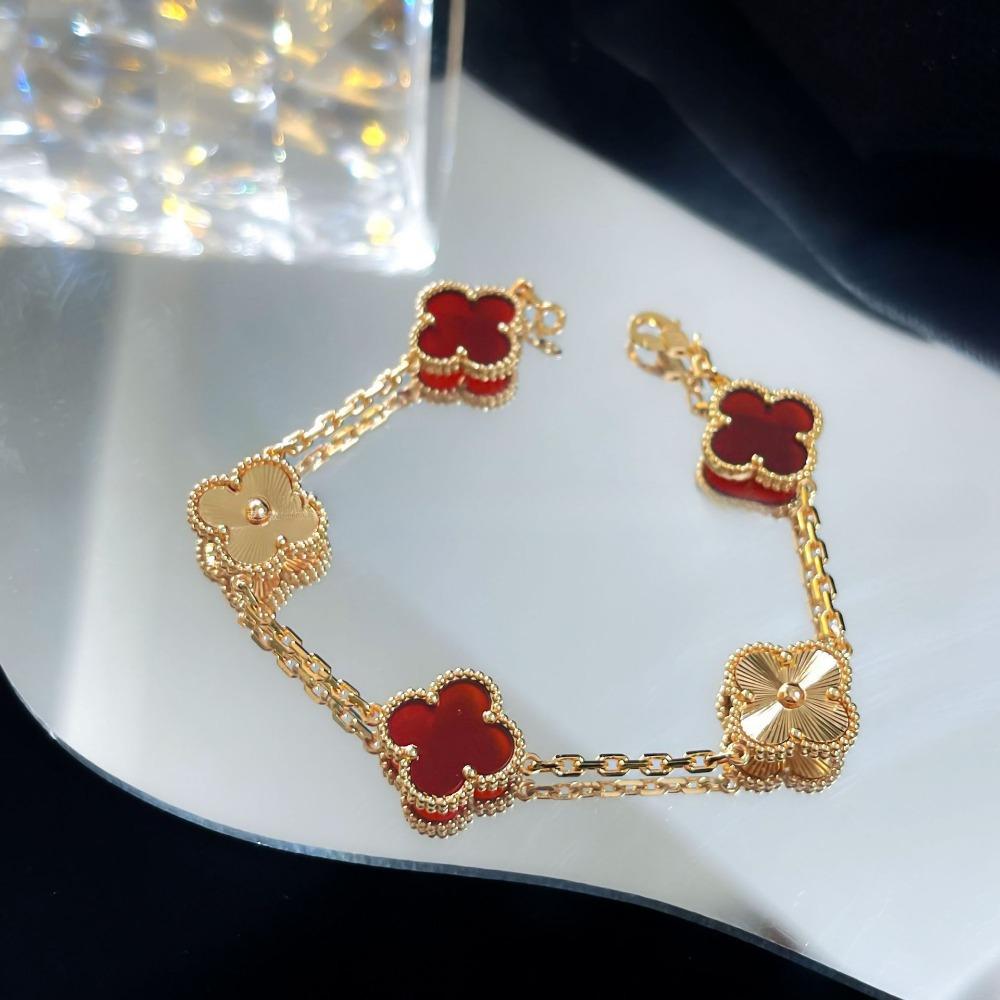 Bracelet Trèfle à Quatre Feuilles Version Haute Cinq Fleurs Calcédoine Violette Naturelle Gravé Laser CNC 18K Ne Se Décolore Pas Bracelet pour Dames