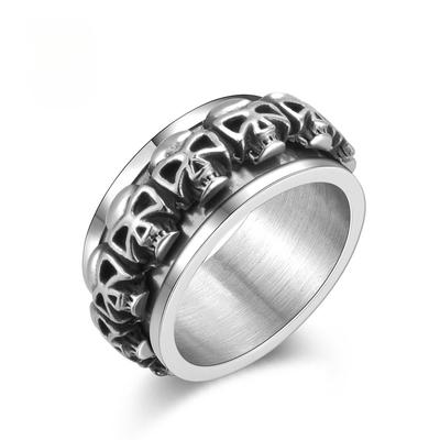 Roterende roestvrijstalen ring met schedel kan een populair grensoverschrijdend accessoire voor koppels zijn