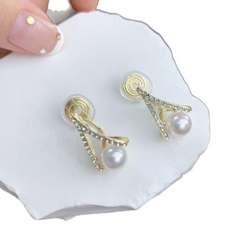 Elegant Korean Style Non-Piercing Pearl Ear Clip Earrings for Women – Versatile, Light Luxury, Pain-Free