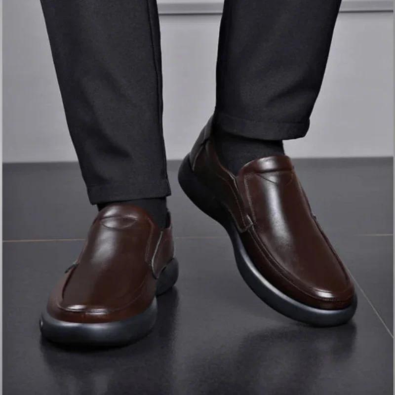 Frühling Herbst Neue Herren Lederschuhe Lässig atmungsaktiv leicht flach Outdoor rutschfest Slipper Mode Komfort Herrenschuhe