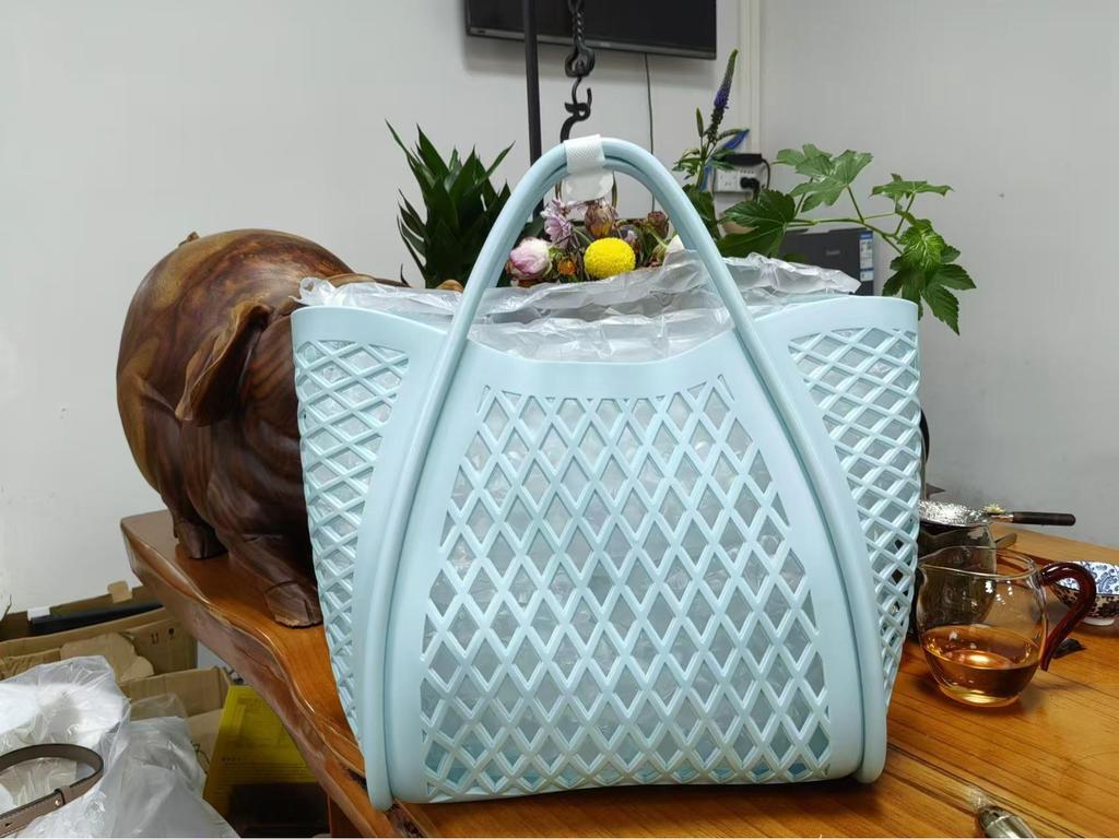 Bolsa de mão de gelatina de silicone: Design oco, multiuso para compras, piqueniques, praia, banho e vegetais.