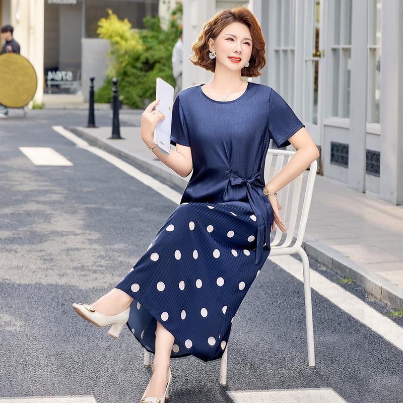 

Mother s Summer Elegant T-shirt & Polka Dot Midi Skirt Set for Middle-aged Women 4XL (65-70 kg) темно-синий