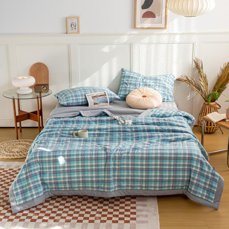 Light Luxury Simple Plaid Quilt Summer Lightweight Comforter Machine Washable Soft Comfortable Breathable Can Sleep Naked