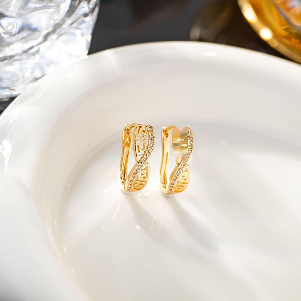 Korean Exquisite Micro-Pave Gold Hui Zi Round Earrings - Simple, Niche Fashion Design