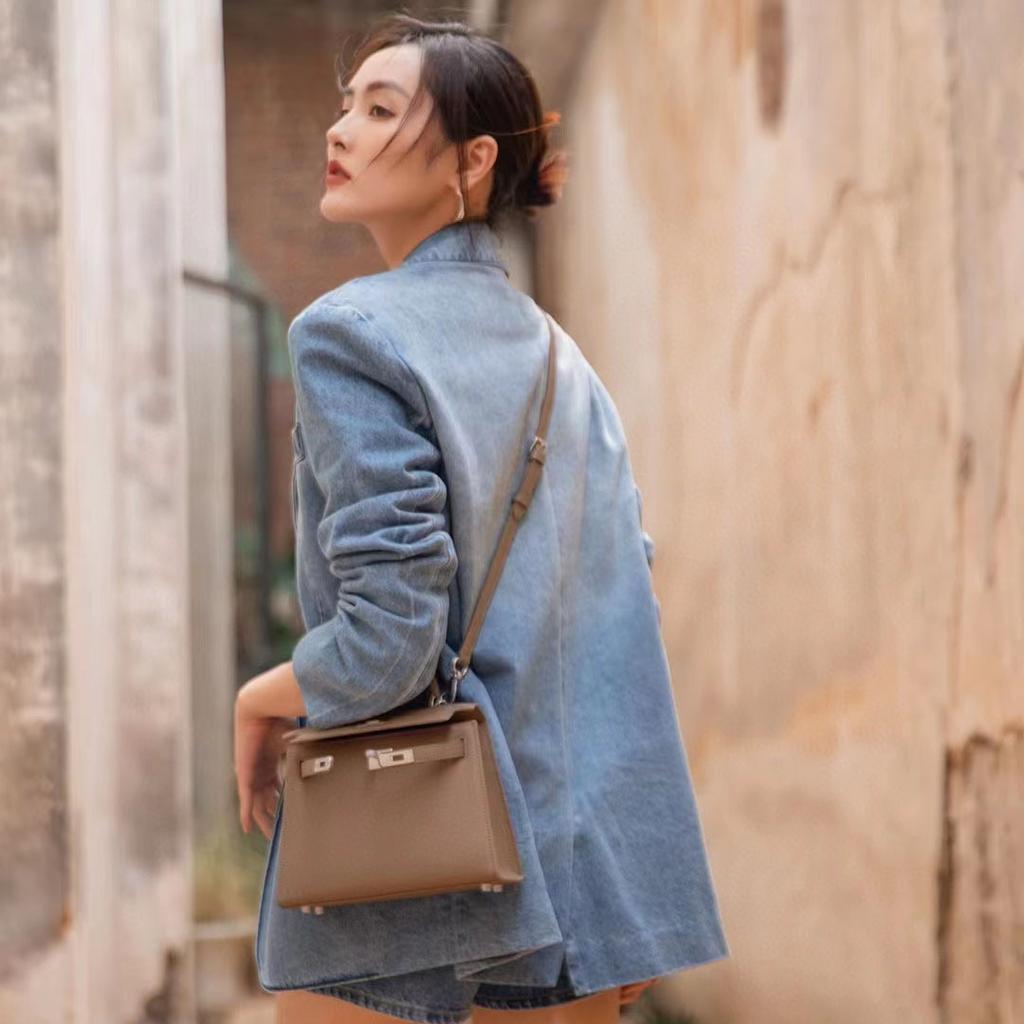 Damentasche aus echtem Leder, Handtasche aus Rindsleder mit Ep-Palmen-Print, einfache und modische Qualität, vielseitige Umhängetasche mit silberner Schnalle