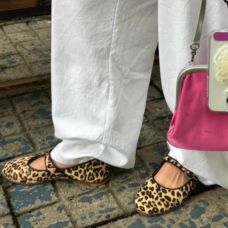 Fashion Summer Women Leopard Flat Shoes 2025 Round Toe Laofers Elegant Fashion Ballet Mary Janes Buckle Up Soft Women Flats Shoes