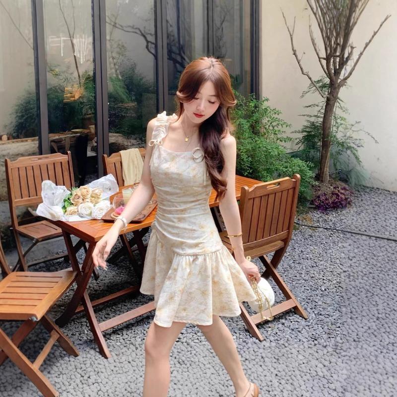 Summer new French temperament fashion romantic bow small floral short suspender dress
