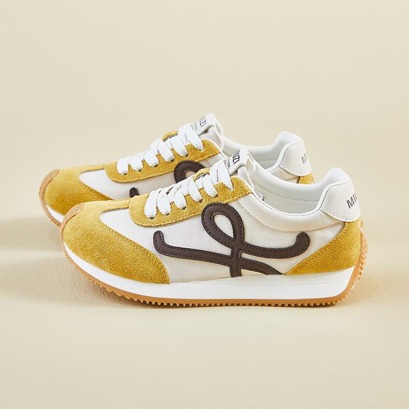 New Women Casual Sport Shoes Beautiful Flat Skate Shoes Comfortable Lace-up Sneaker