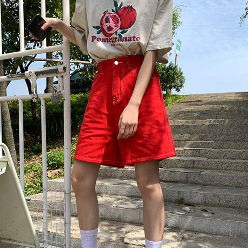 Amerykańskie Retro Czerwone Szorty Jeansowe dla Kobiet na Lato Luźne i Wszechstronne z Wysokim Stanem Wyszczuplające Proste Nogawki Długość Pięć Czwartych Modne