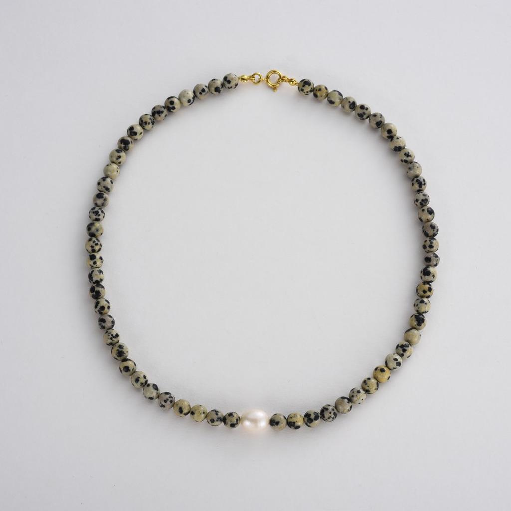 Collana con Catena per la Clavicola con Ciondolo in Perla a Contrasto, Perline di Pietra Maculata, Stile Retro Letterario e Artistico, Tendenza Unica