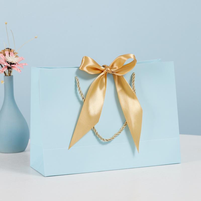 Aanpasbare Cadeautas met Strik voor Kleding, Cosmetica en Winkelen – Tote Bag Stijl met Optie voor Logo Bedrukking