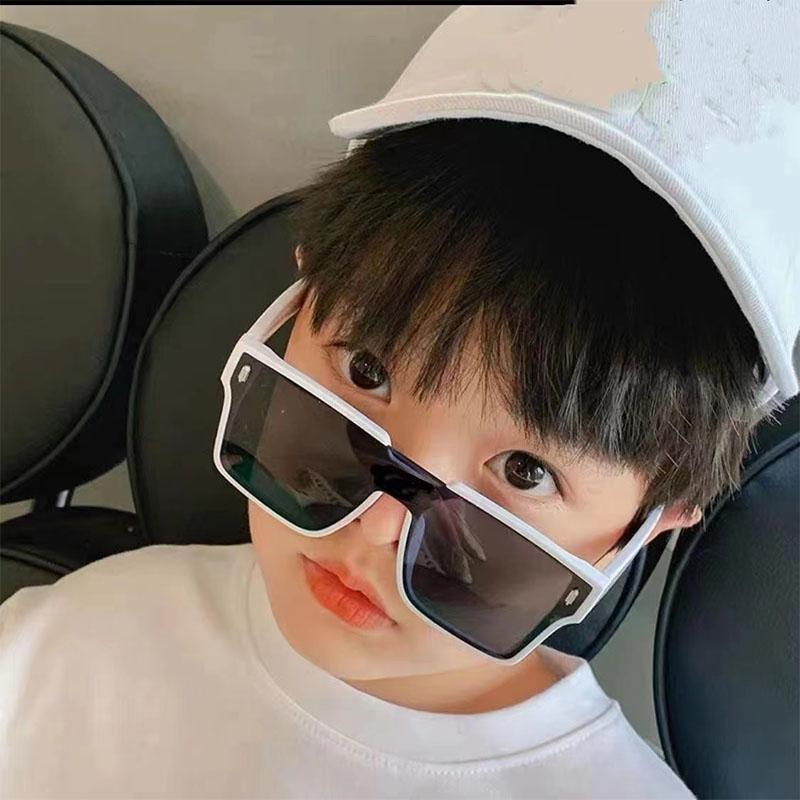 New Children'S Vintage Sunglasses Boys' Large Frame Square Sun Glasses Girls' Decorative Rice Nail Eyewear Uv400