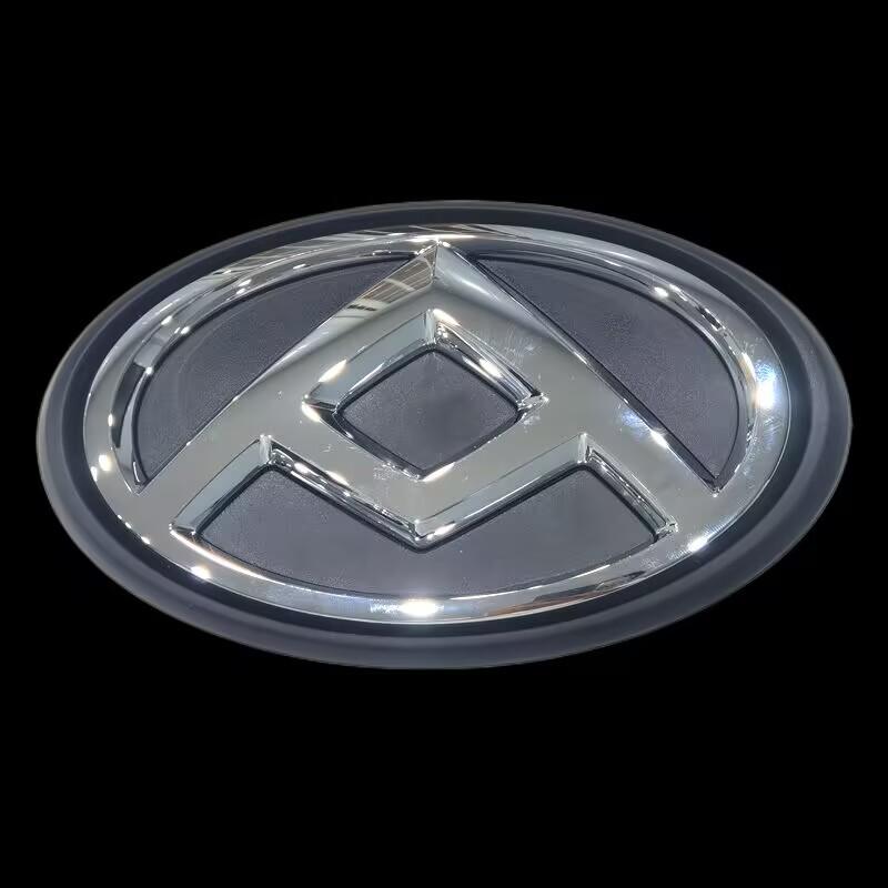 1pcs High Quality Backend Rear Door LOGO Emblem To Maxus V90 Deliver 9 Back Door Emblem C00141948 Band New