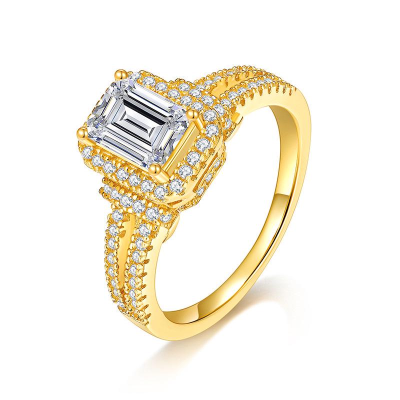 S925 Silver Classic Luxury Emerald Cut Moissanite Ring for Women