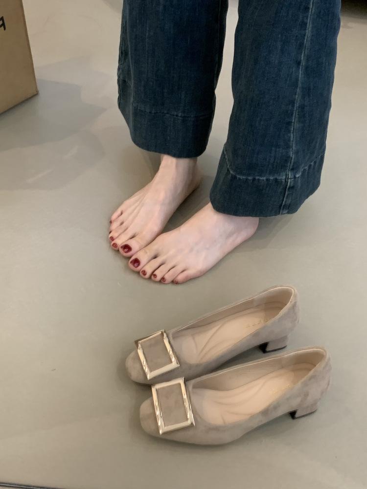 French Square Buckle High Heels Women's Shoes 2025 New Temperament Elegant Celebrity Versatile Thick Heel Commuting Light Mouth Single Shoes