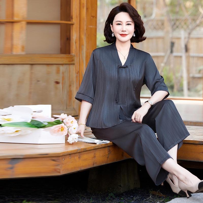 

Mom s Summer Chinese Style 2026 Trendy Two-Piece Set for Middle-Aged and Elderly Women – Elegant and Dignified . 5XL [145-160 lbs]