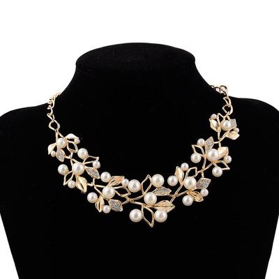Elegant Metal Diamond & Pearl Necklace with Branch and Leaf Design