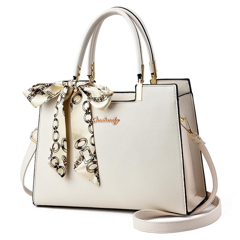 New Fashi High Quality Women's Bag Versatile Women's Handbag Silk Scarf Pendant Messenger Bag Shoulder Bags Small Square Bags