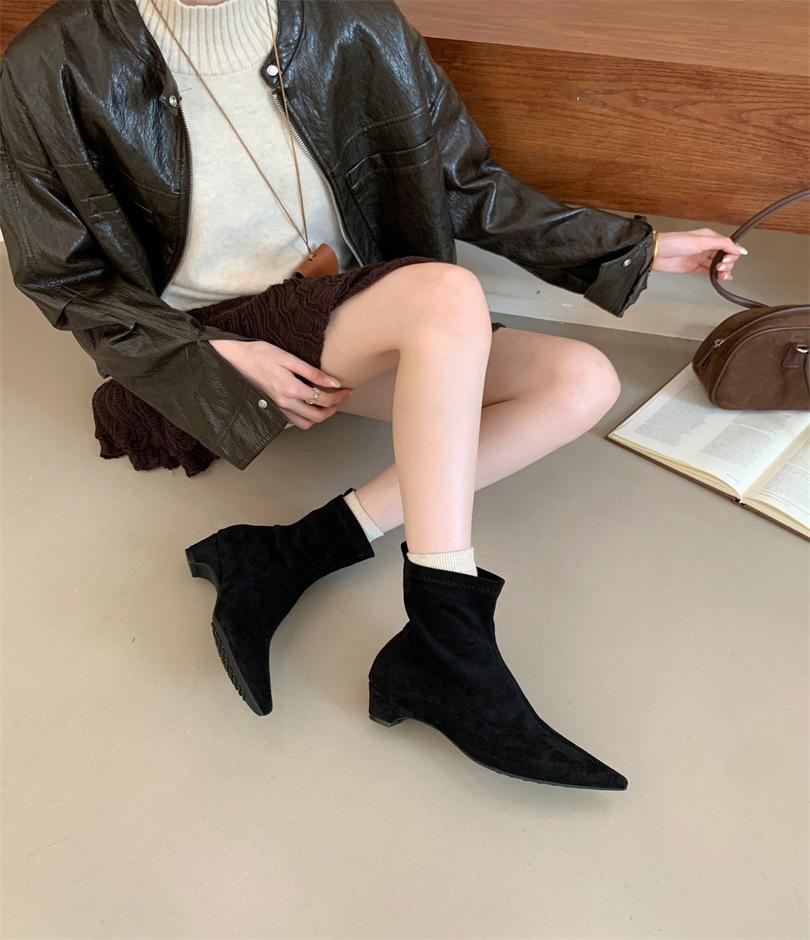 2025 New Versatile Fashion Short Boots Women's Pointed Head Low Heel Simple Temperament Thin Short Boots