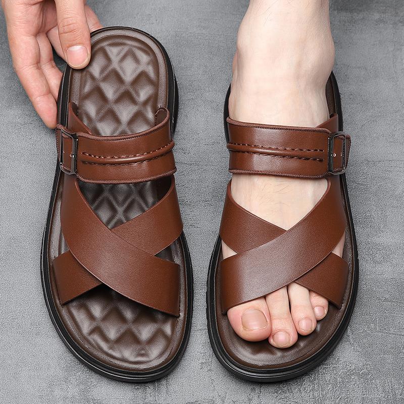 Herren flache Hausschuhe Sommer Braune Römische Sandalen Retro Schwarzes Leder Breite Zehenpartie Strandschuhe für Vater Übergröße