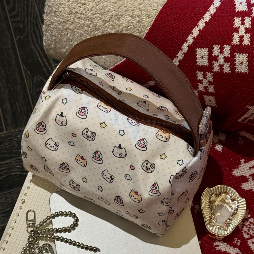 High-Value Large-Capacity Portable Makeup Travel Bag - Cute 3D Design for Women